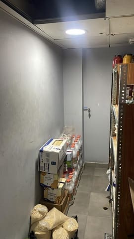 Erhverv til salg i Toledo by - € 650.000 (Ref: 9568025)