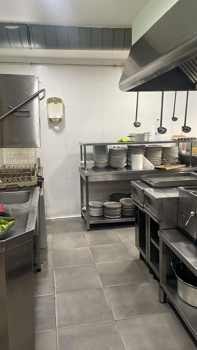 Kommersiell til salgs i Toledo by - € 650 000 (Ref: 9568025)