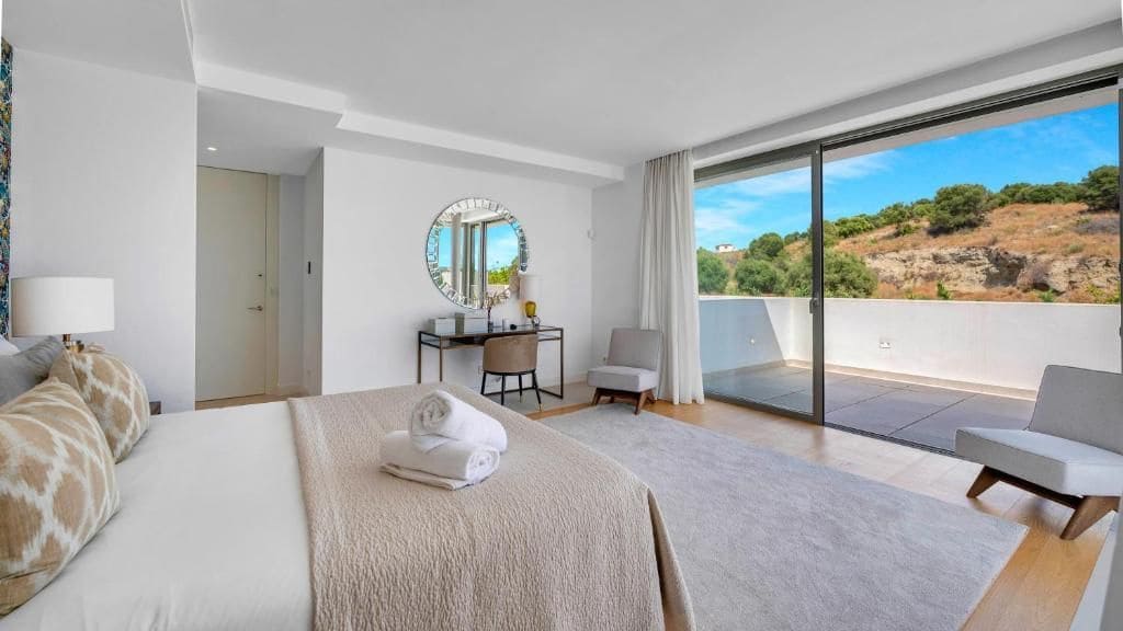 5 makuuhuone Huvila myytävänä paikassa Estepona mukana uima-altaan 
autotalli - 2 595 000 € (Ref: 9568026)