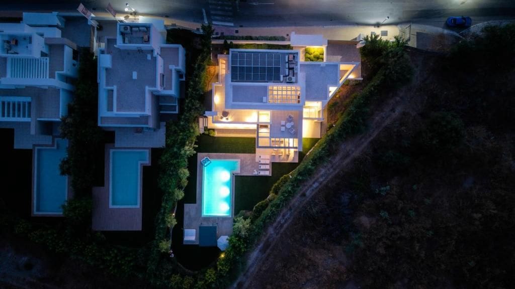 5 makuuhuone Huvila myytävänä paikassa Estepona mukana uima-altaan 
autotalli - 2 595 000 € (Ref: 9568026)