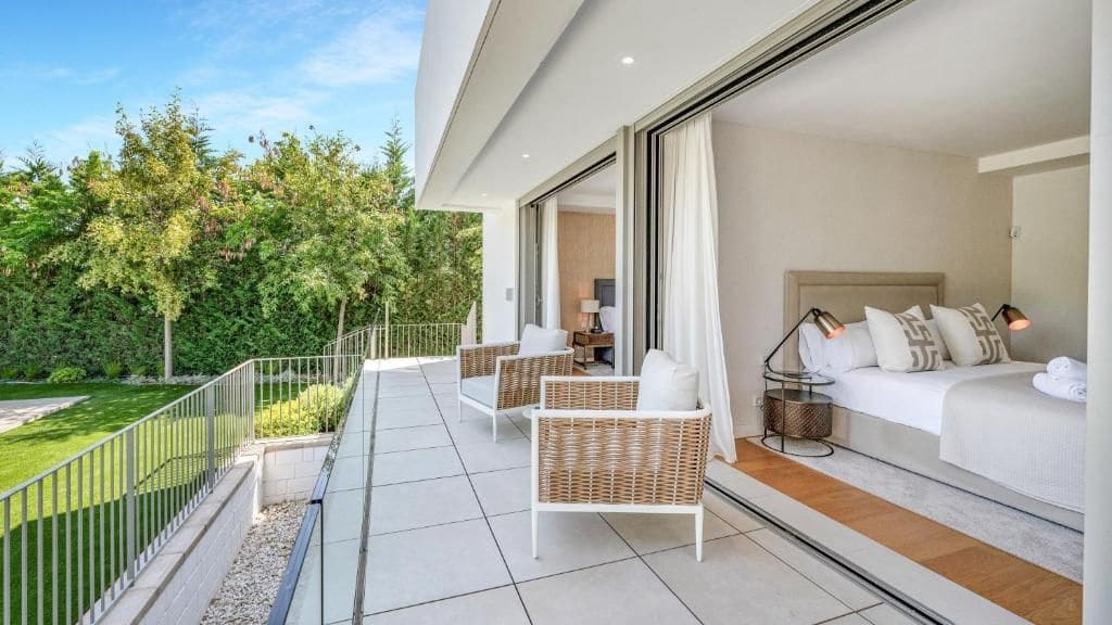 5 makuuhuone Huvila myytävänä paikassa Estepona mukana uima-altaan 
autotalli - 2 595 000 € (Ref: 9568026)