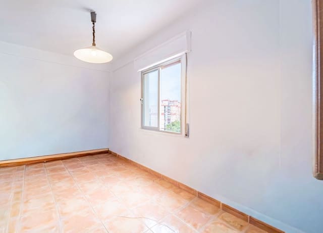 4 soverom Leilighet til salgs i Ciudad Jardín, Málaga by - € 260 000 (Ref: 9568027)