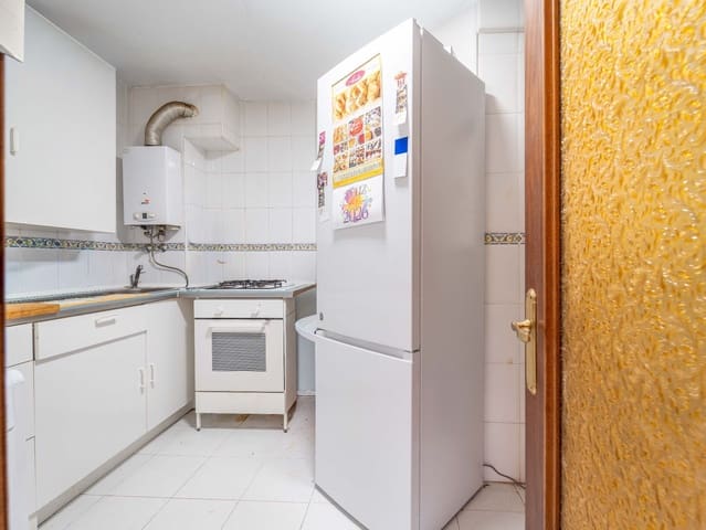 4 soverom Leilighet til salgs i Ciudad Jardín, Málaga by - € 260 000 (Ref: 9568027)