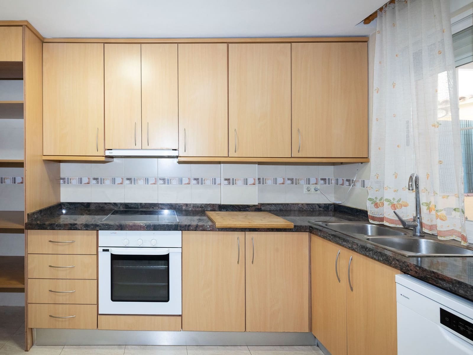 3 soverom Villa til salgs i Almassora / Almazora med svømmebasseng garasje - € 175 000 (Ref: 9570625)