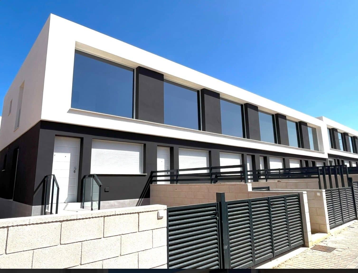 2 slaapkamer Halfvrijstaande villa te koop in Santa Pola met zwembad garage - € 280.000 (Ref: 9570627)