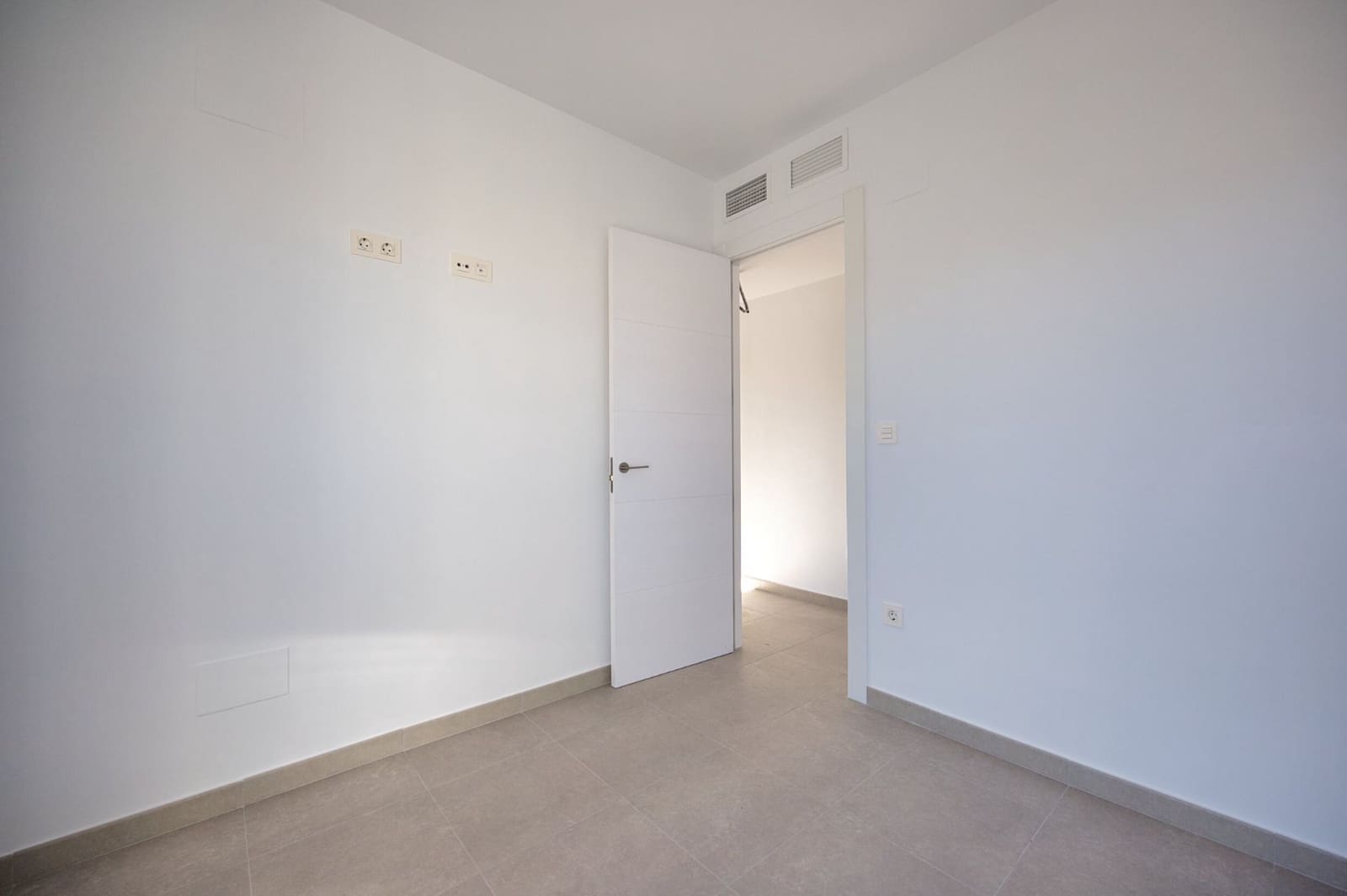 2 bedroom Semi-detached Villa for sale in Santa Pola with pool garage - € 280,000 (Ref: 9570627)