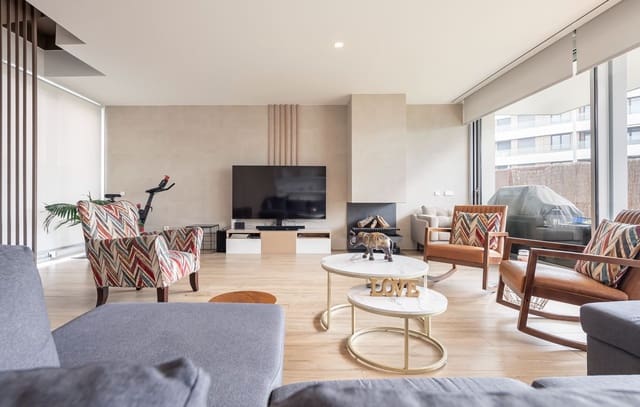 6 sypialnia Willa na sprzedaż w Miasto Madryt z basenem garażem - 2 495 000 € (Ref: 9573968)