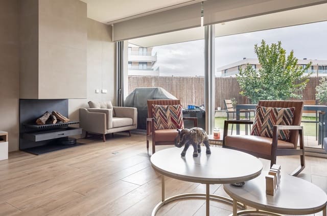 6 sypialnia Willa na sprzedaż w Miasto Madryt z basenem garażem - 2 495 000 € (Ref: 9573968)