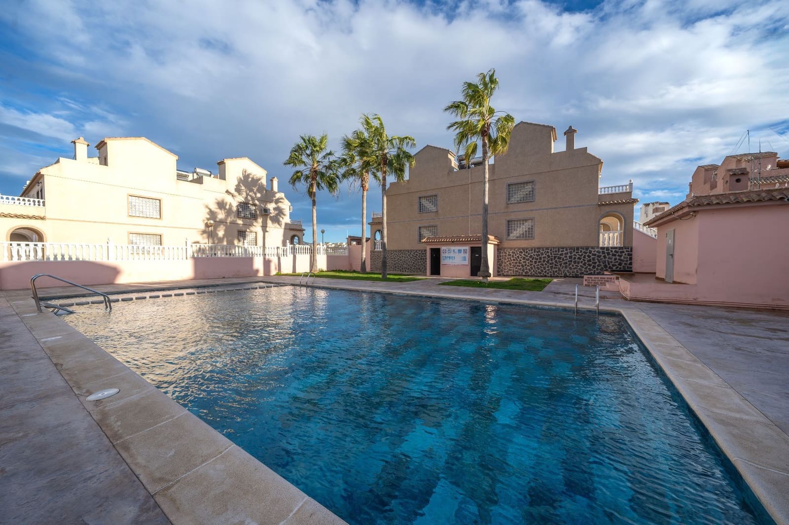 3 makuuhuone Asunto myytävänä paikassa Santa Pola mukana uima-altaan 
autotalli - 230 000 € (Ref: 9573970)