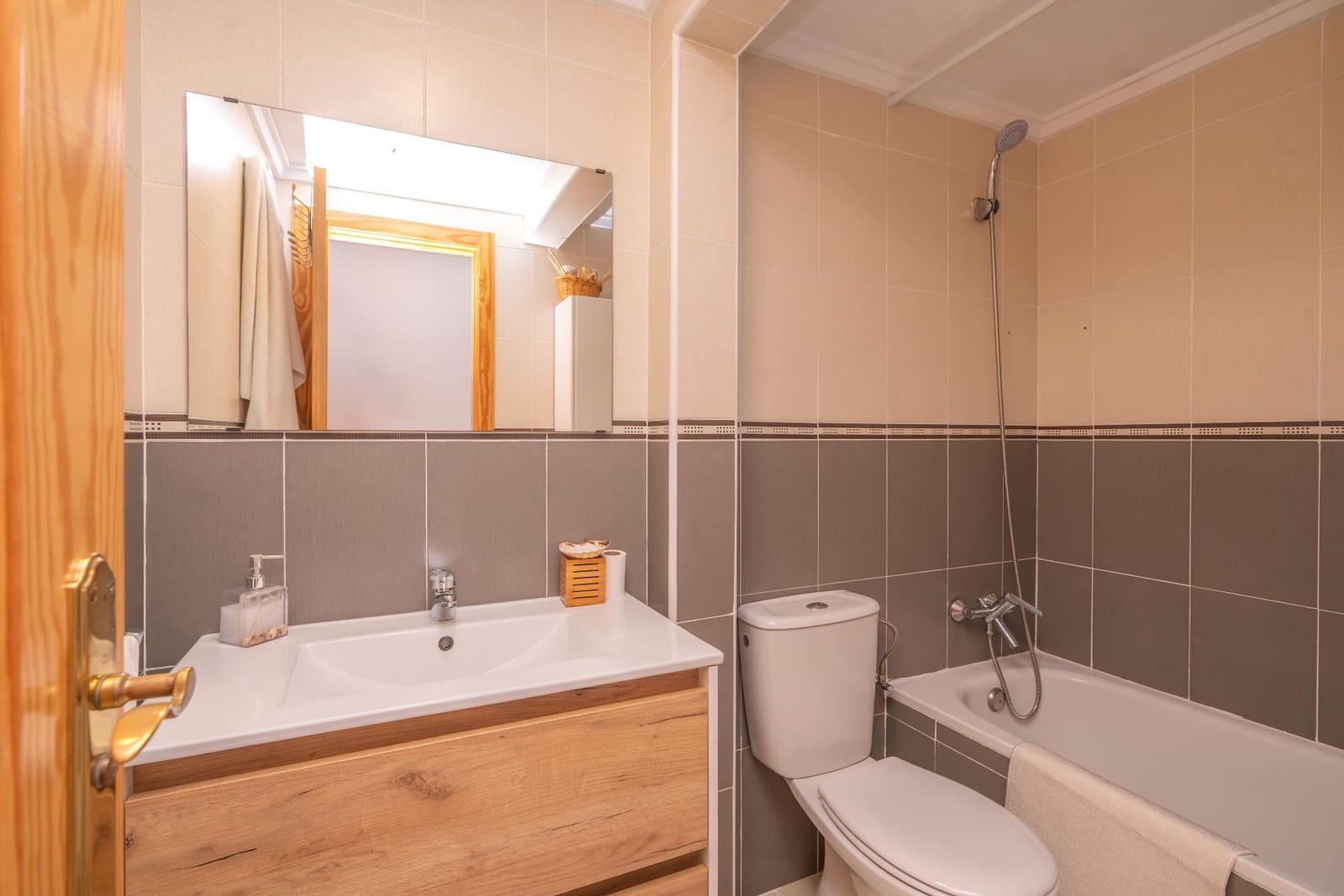 3 makuuhuone Asunto myytävänä paikassa Santa Pola mukana uima-altaan 
autotalli - 230 000 € (Ref: 9573970)