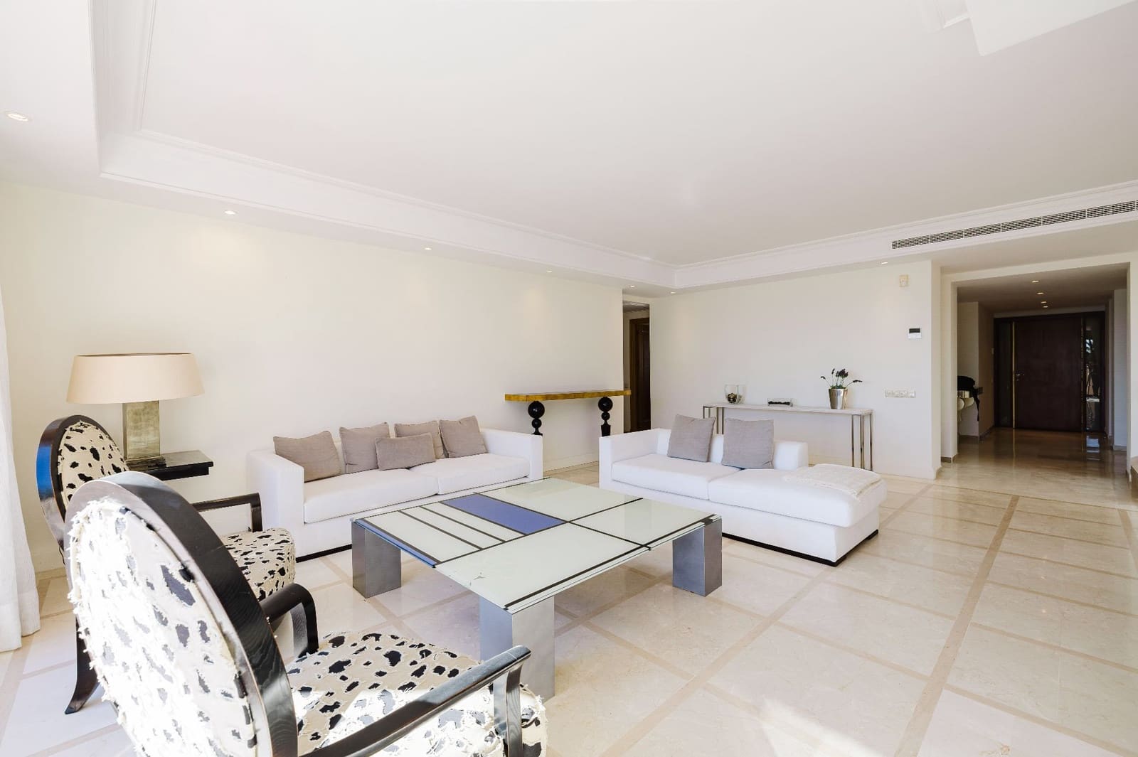 Ático de 3 habitaciones en Estepona en venta con piscina garaje - 2.795.000 € (Ref: 9573971)