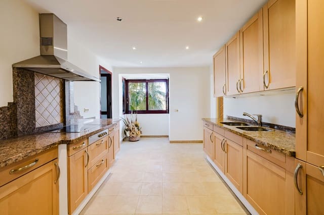 3 chambre Penthouse à vendre à Costalita, Estepona avec piscine garage - 2 794 500 € (Ref: 9573971)