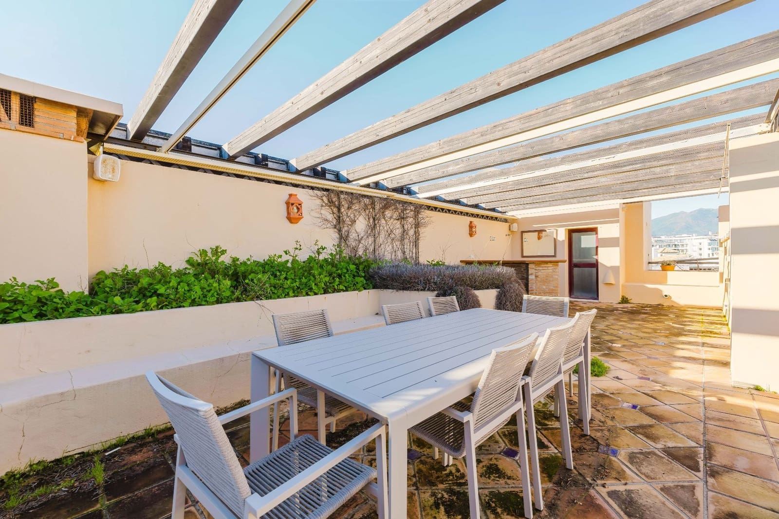 Ático de 3 habitaciones en Estepona en venta con piscina garaje - 2.795.000 € (Ref: 9573971)