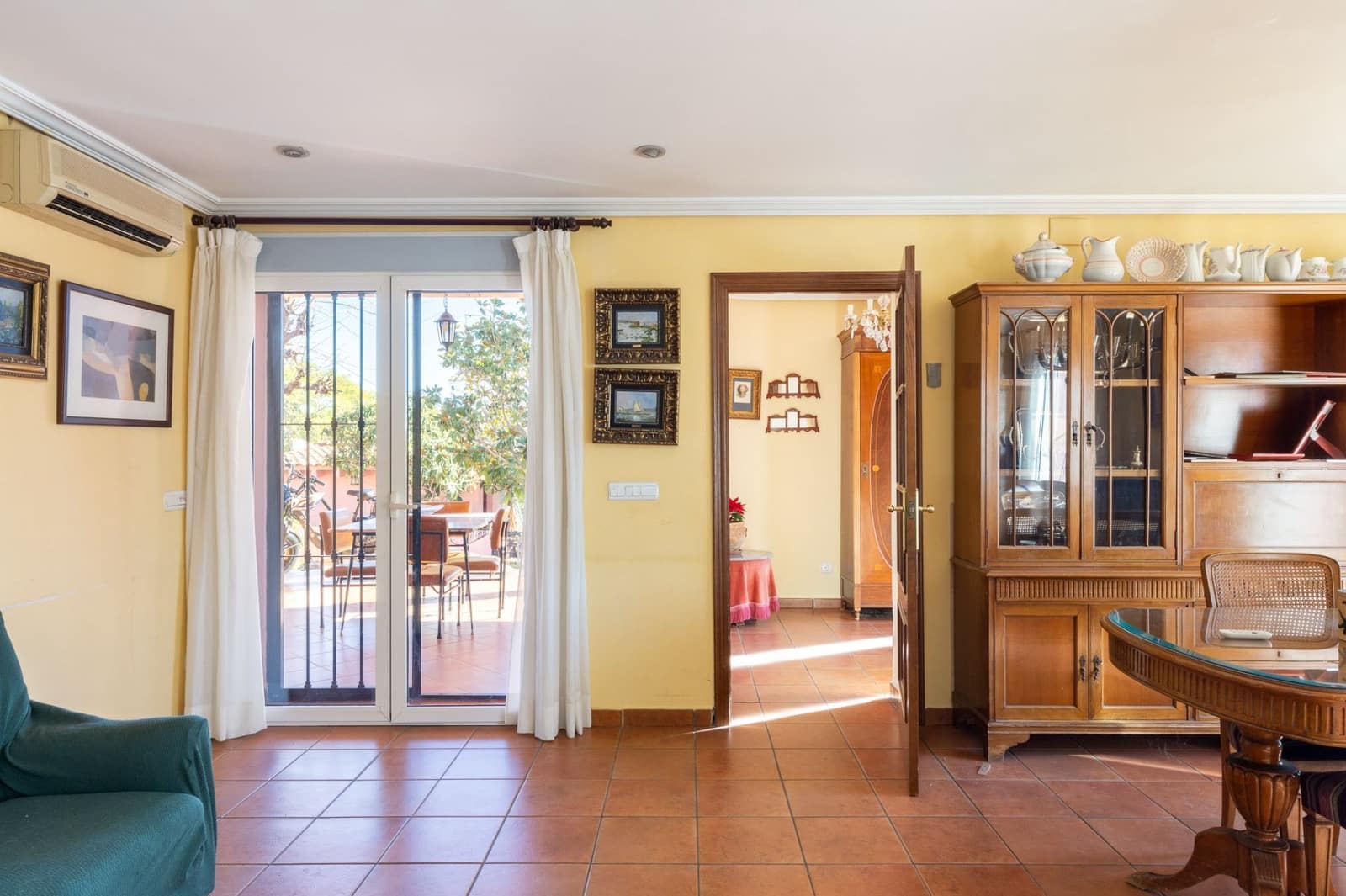 6 Zimmer Villa zu verkaufen in L'Eliana mit Pool Garage - 885.000 € (Ref: 9581541)