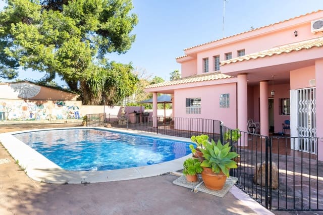 6 Zimmer Villa zu verkaufen in L'Eliana mit Pool Garage - 885.000 € (Ref: 9581541)