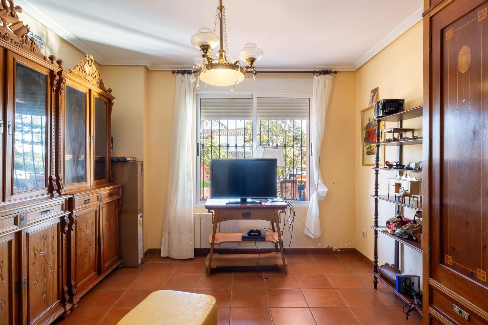 6 Zimmer Villa zu verkaufen in L'Eliana mit Pool Garage - 885.000 € (Ref: 9581541)