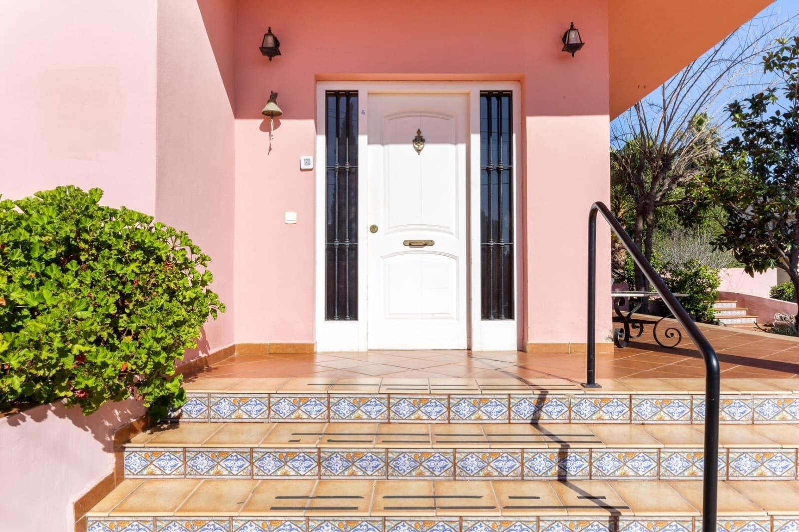 6 Zimmer Villa zu verkaufen in L'Eliana mit Pool Garage - 885.000 € (Ref: 9581541)