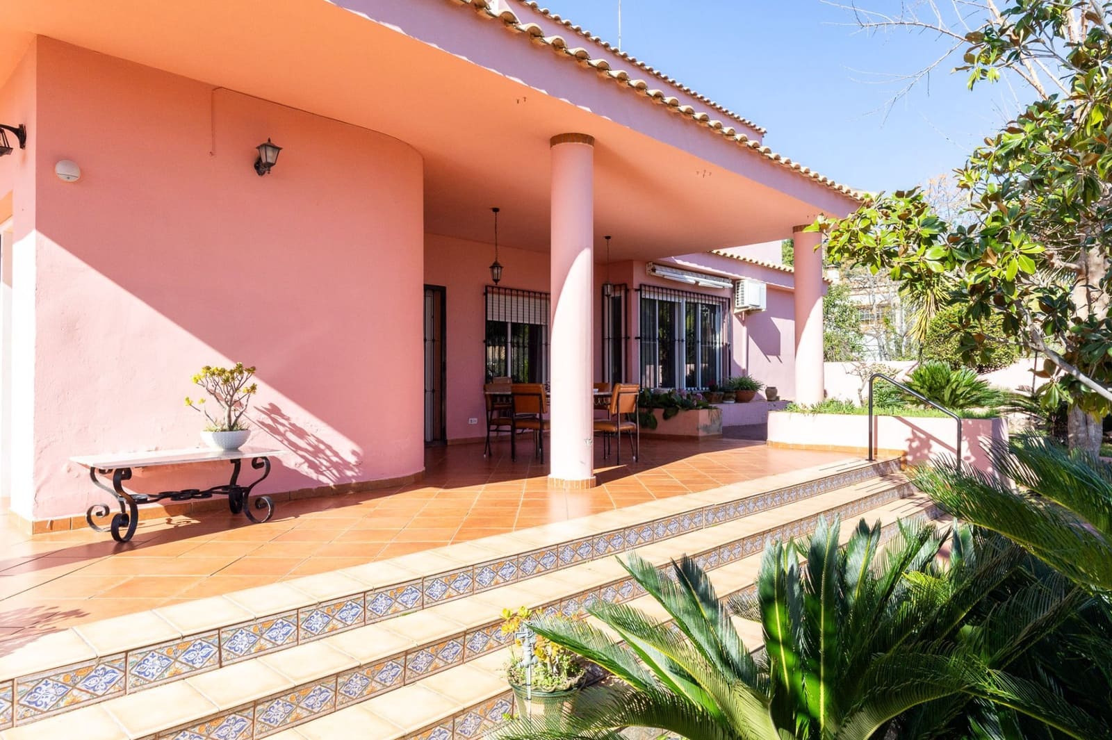 6 Zimmer Villa zu verkaufen in L'Eliana mit Pool Garage - 885.000 € (Ref: 9581541)