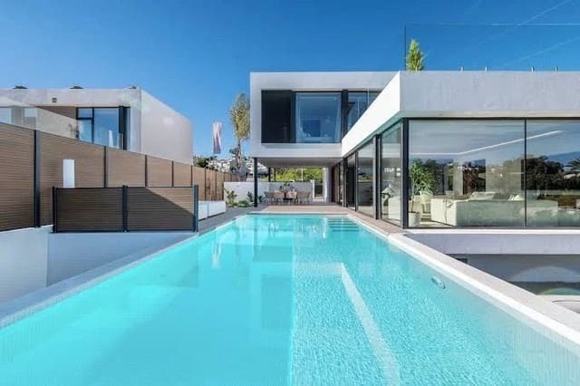 5 sovrum Villa till salu i Estepona med pool garage - 1 795 000 € (Ref: 9585388)