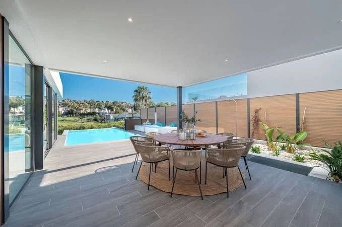 5 sovrum Villa till salu i Estepona med pool garage - 1 795 000 € (Ref: 9585388)