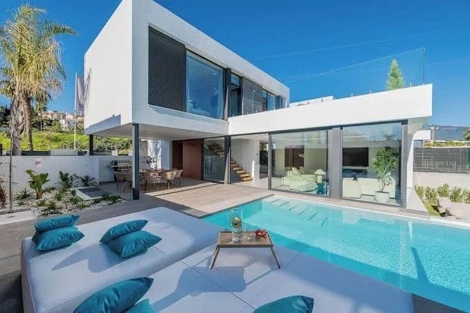 5 sovrum Villa till salu i Estepona med pool garage - 1 795 000 € (Ref: 9585388)