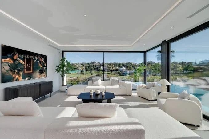 5 sovrum Villa till salu i Estepona med pool garage - 1 795 000 € (Ref: 9585388)