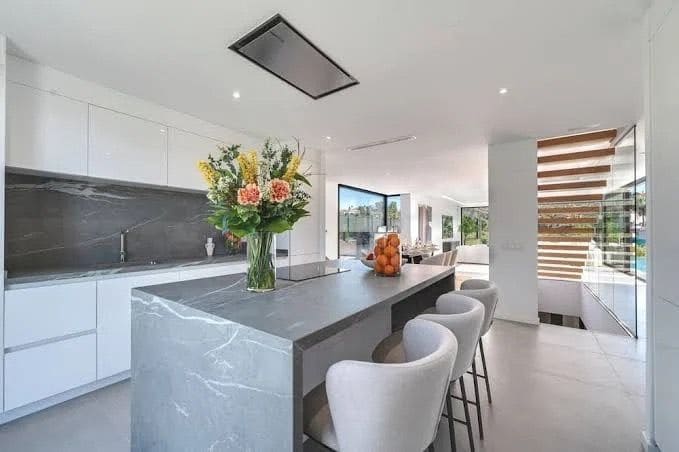 5 sovrum Villa till salu i Estepona med pool garage - 1 795 000 € (Ref: 9585388)