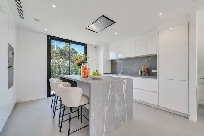 5 sovrum Villa till salu i Estepona med pool garage - 1 795 000 € (Ref: 9585388)