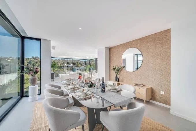 5 sovrum Villa till salu i Estepona med pool garage - 1 795 000 € (Ref: 9585388)