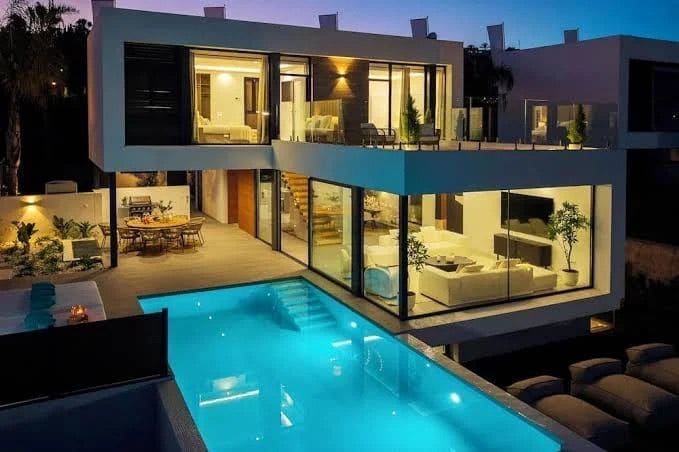 5 sovrum Villa till salu i Estepona med pool garage - 1 795 000 € (Ref: 9585388)