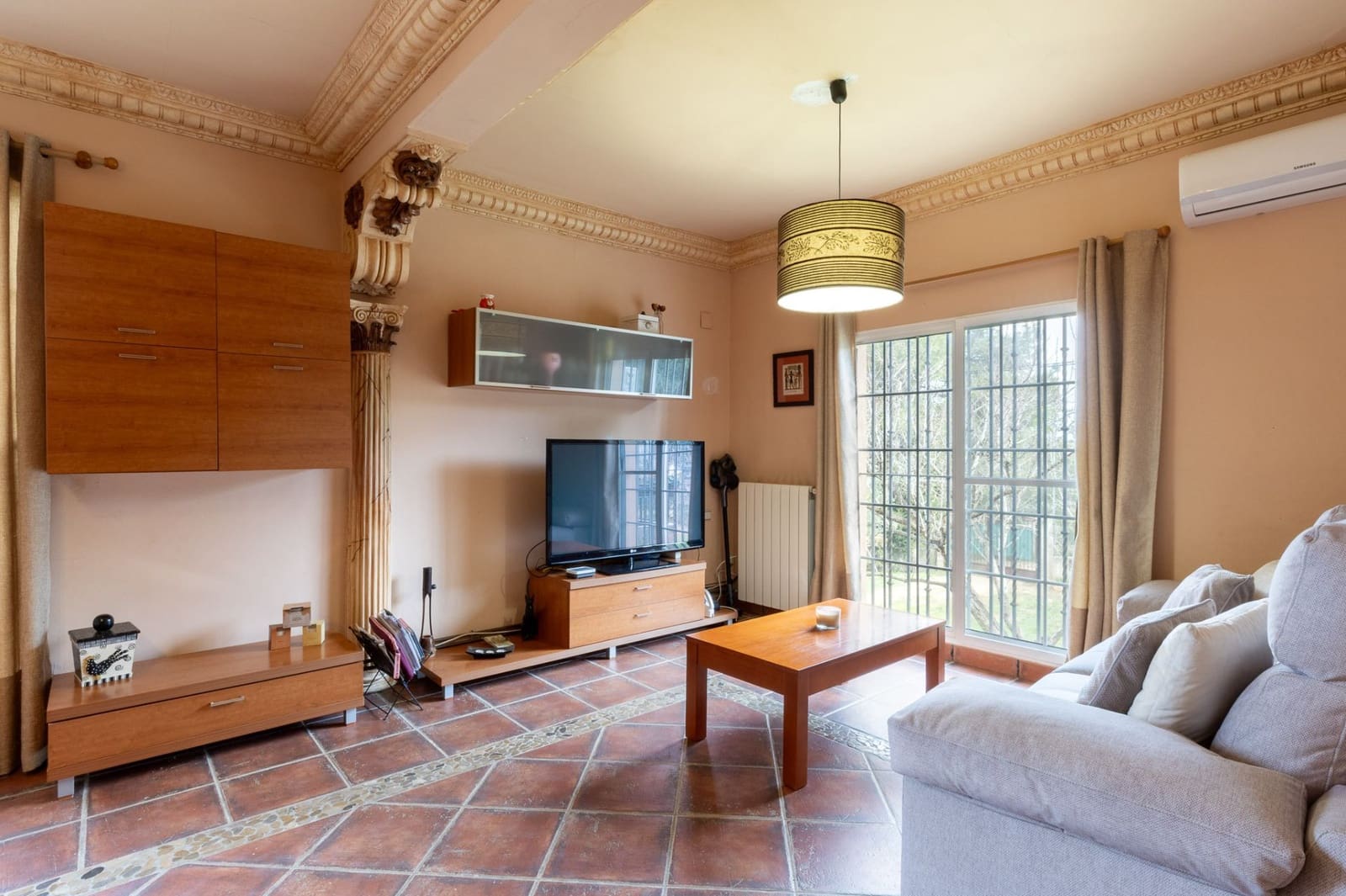 4 bedroom Villa for sale in Godelleta with pool garage - € 310,000 (Ref: 9585389)