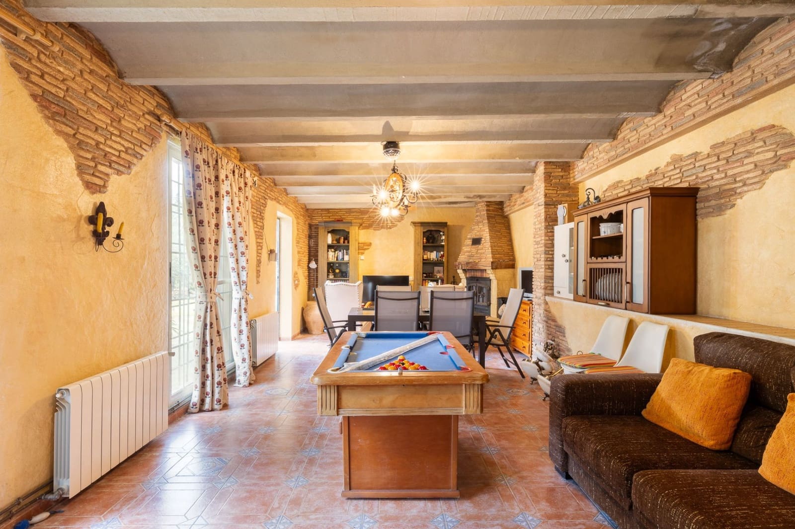 4 bedroom Villa for sale in Godelleta with pool garage - € 310,000 (Ref: 9585389)