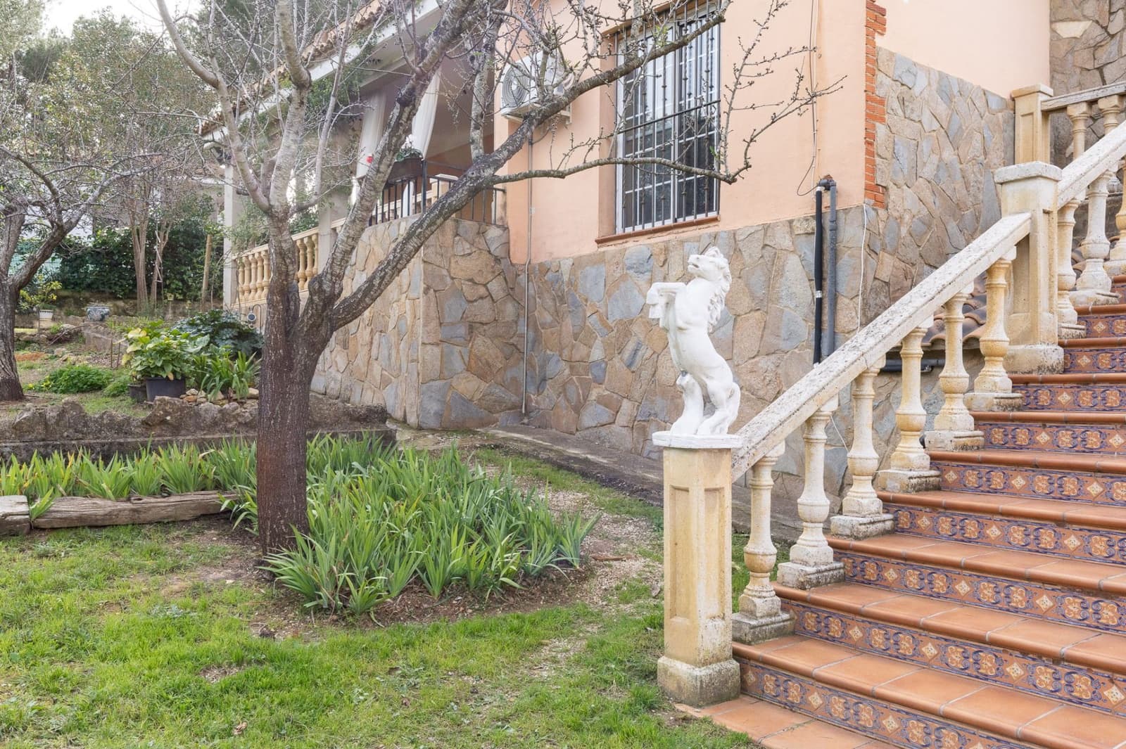 4 bedroom Villa for sale in Godelleta with pool garage - € 310,000 (Ref: 9585389)