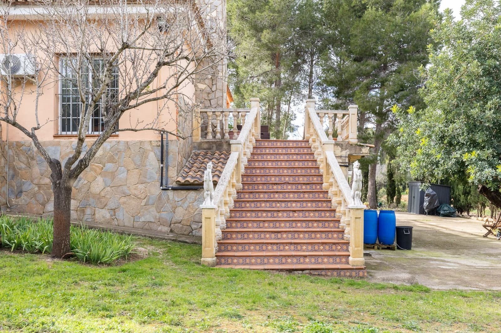 4 bedroom Villa for sale in Godelleta with pool garage - € 310,000 (Ref: 9585389)