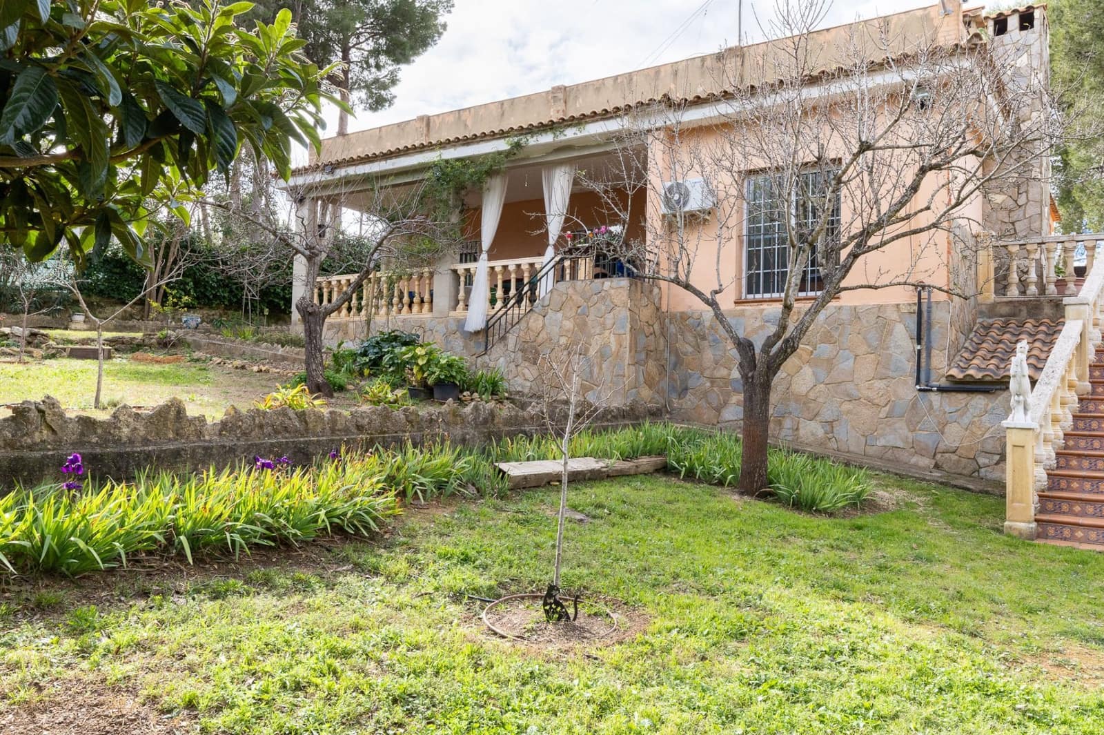 4 bedroom Villa for sale in Godelleta with pool garage - € 310,000 (Ref: 9585389)