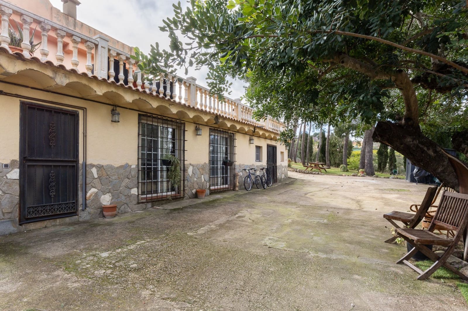 4 bedroom Villa for sale in Godelleta with pool garage - € 310,000 (Ref: 9585389)