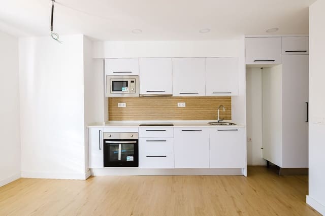 2 soveværelse Lejlighed til salg i Cristo de la Epidemia, Málaga by - € 399.000 (Ref: 9585390)