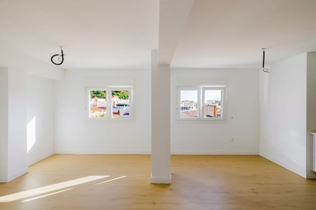 2 soveværelse Lejlighed til salg i Cristo de la Epidemia, Málaga by - € 399.000 (Ref: 9585390)