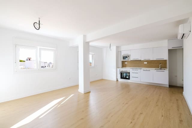 2 soveværelse Lejlighed til salg i Cristo de la Epidemia, Málaga by - € 399.000 (Ref: 9585390)