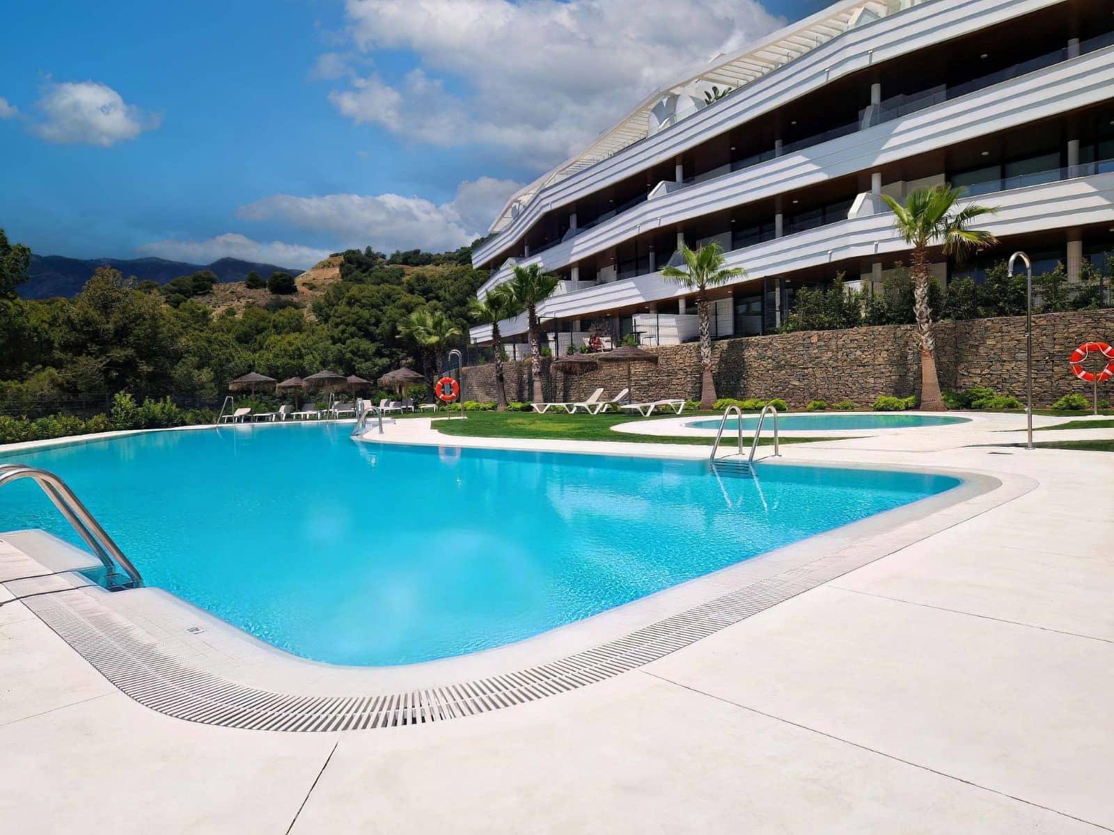 2 Zimmer Penthouse zu verkaufen in Fuengirola mit Pool Garage - 850.000 € (Ref: 9585391)