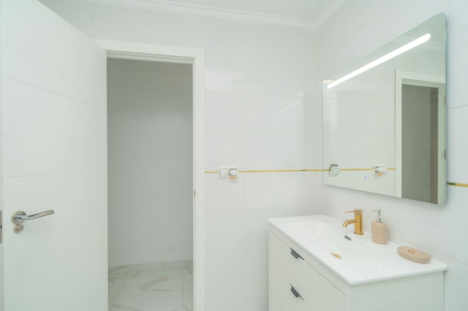 3 bedroom Apartment for sale in Almoradi - € 176,000 (Ref: 9590709)