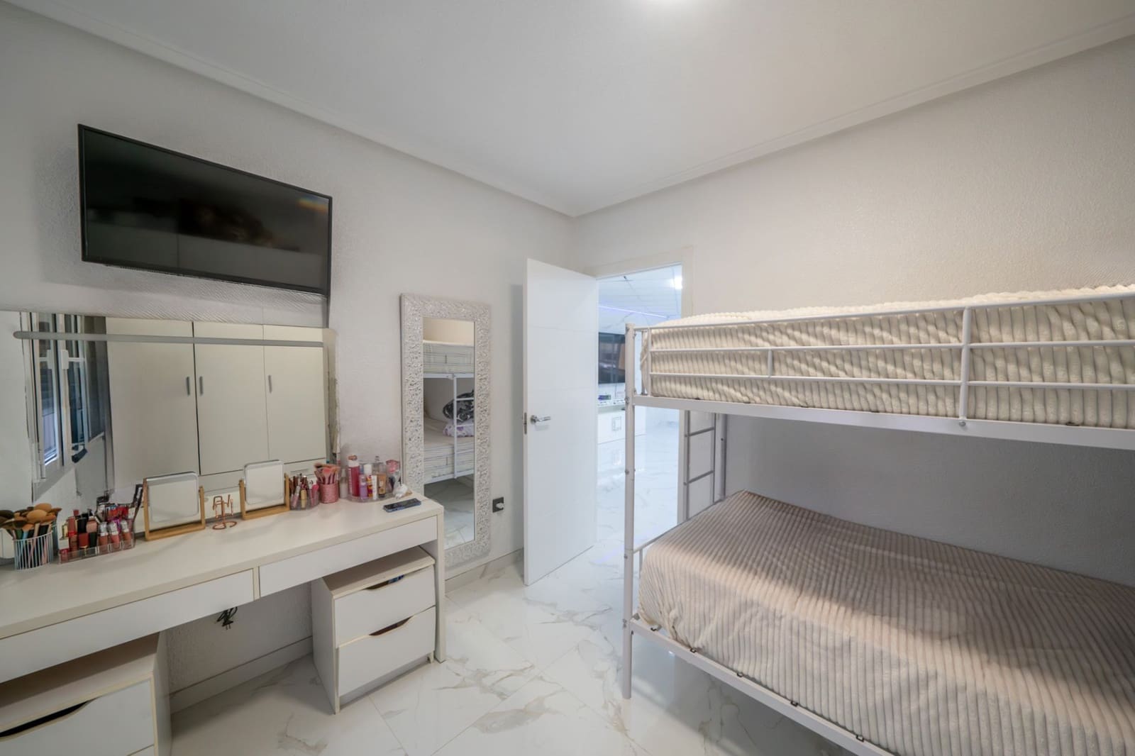 3 bedroom Apartment for sale in Almoradi - € 176,000 (Ref: 9590709)