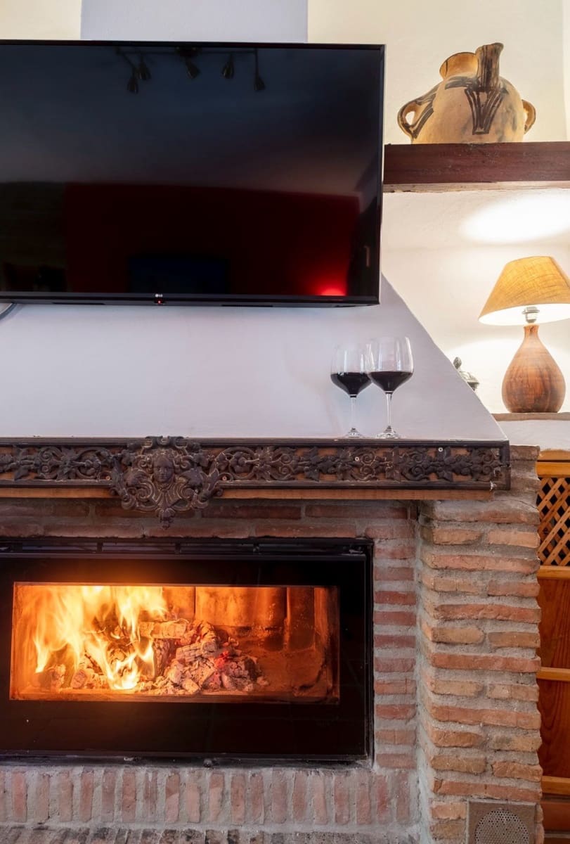 6 sypialnia Willa na sprzedaż w Sayalonga z basenem garażem - 690 000 € (Ref: 9594630)