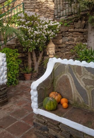 6 sypialnia Willa na sprzedaż w Sayalonga z basenem garażem - 690 000 € (Ref: 9594630)