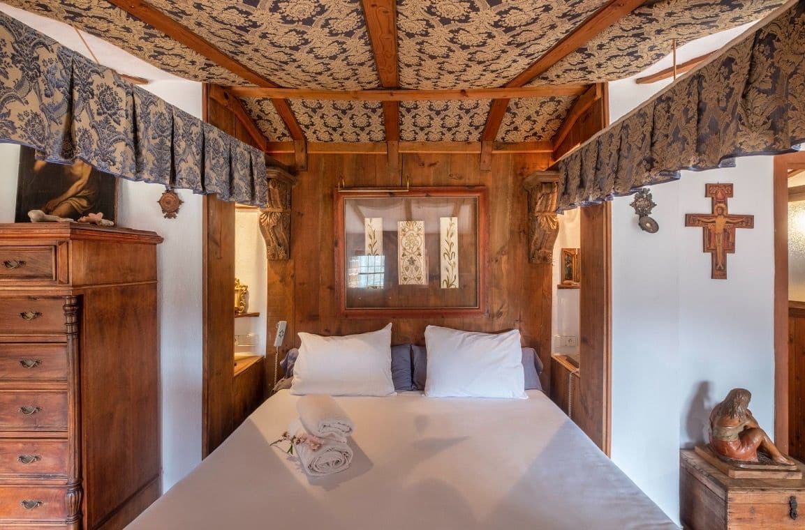 6 sypialnia Willa na sprzedaż w Sayalonga z basenem garażem - 690 000 € (Ref: 9594630)