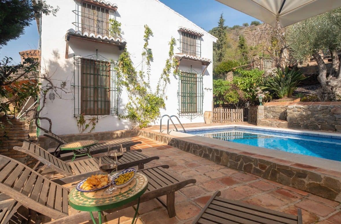 6 sypialnia Willa na sprzedaż w Sayalonga z basenem garażem - 690 000 € (Ref: 9594630)