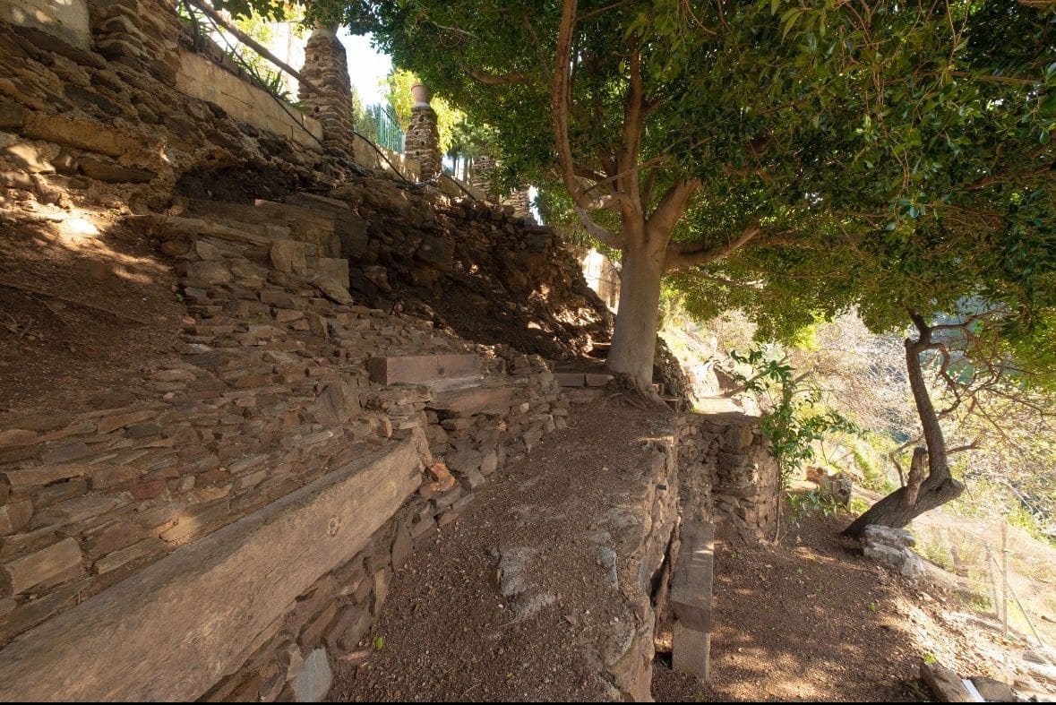 6 sypialnia Willa na sprzedaż w Sayalonga z basenem garażem - 690 000 € (Ref: 9594630)