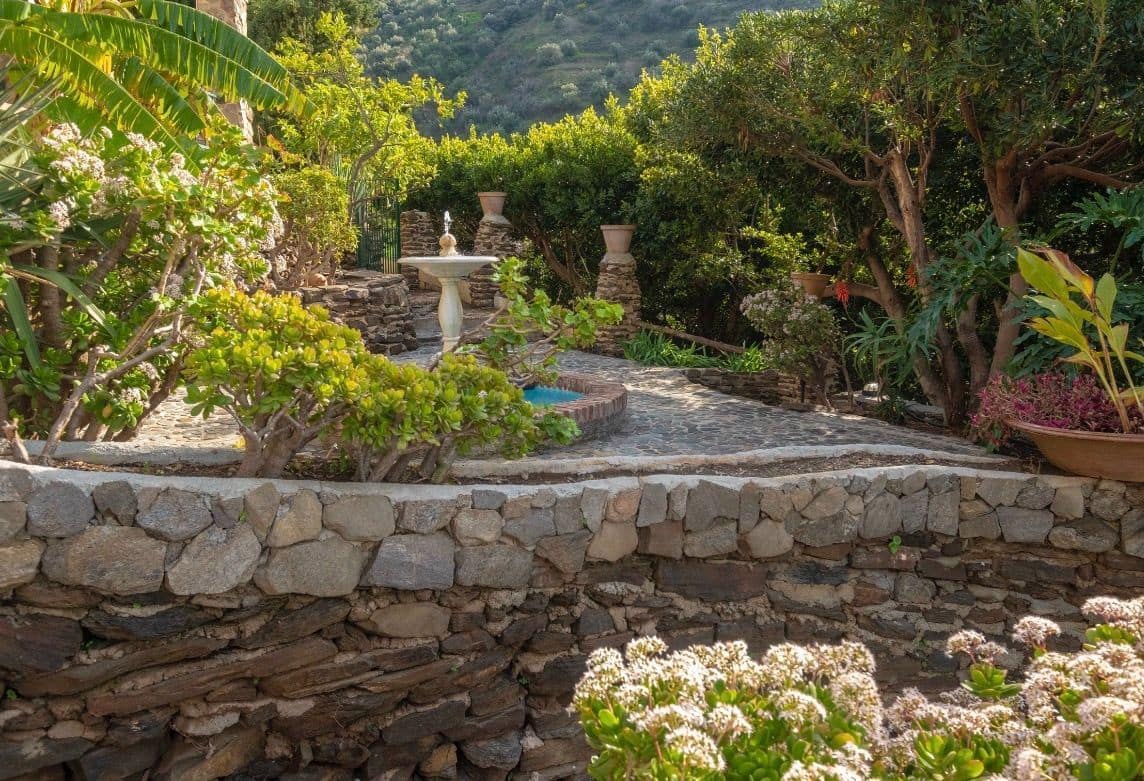 6 sypialnia Willa na sprzedaż w Sayalonga z basenem garażem - 690 000 € (Ref: 9594630)