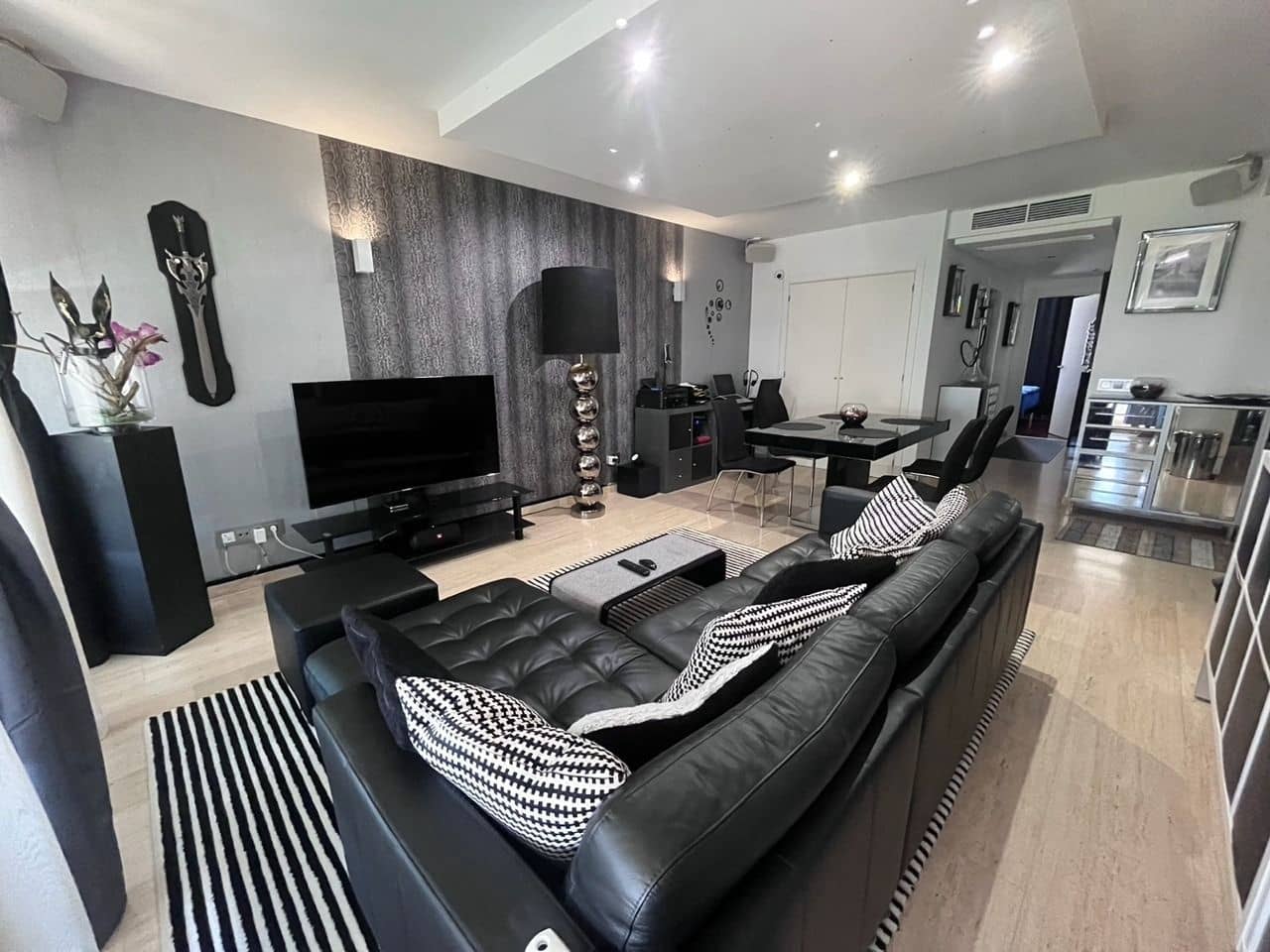 2 bedroom Apartment for sale in Ibiza / Eivissa town with pool garage - € 1,150,000 (Ref: 9594631)