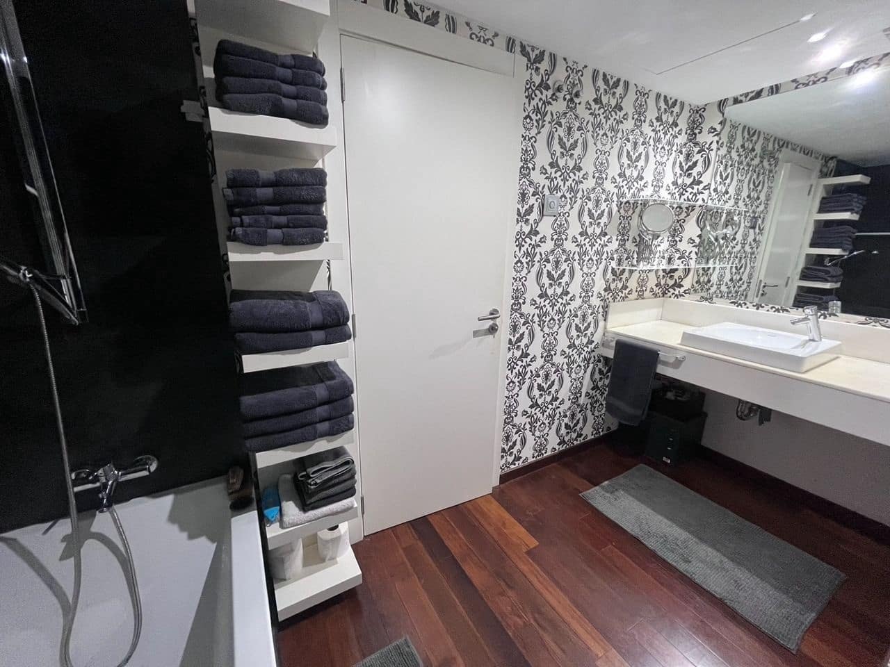 2 bedroom Apartment for sale in Ibiza / Eivissa town with pool garage - € 1,150,000 (Ref: 9594631)